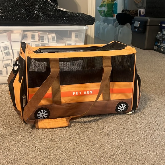 Pet Bus - Picture 2 of 2